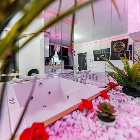 De Lux Cu Jacuzzi In