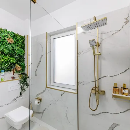 Apartment De Lux Cu Jacuzzi In *