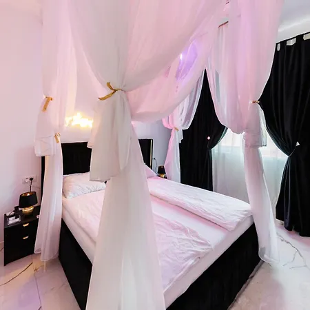 De Lux Cu Jacuzzi In *