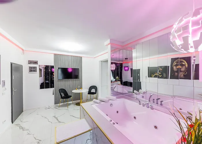 Apartamento De Lux Cu Jacuzzi In *