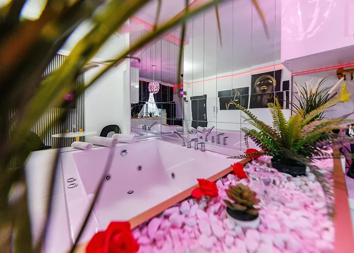 De Lux Cu Jacuzzi In