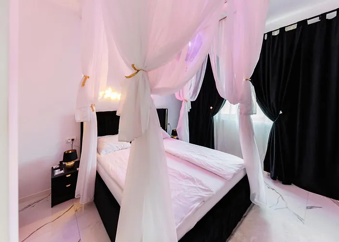 De Lux Cu Jacuzzi In *