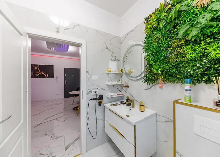 De Lux Cu Jacuzzi In *